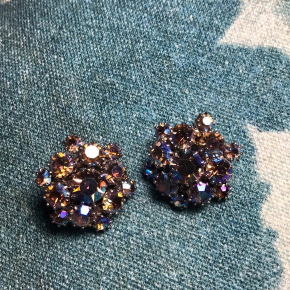 VINTAGE RHINESTONE CLIP EARRINGS - Picture 5 of 13